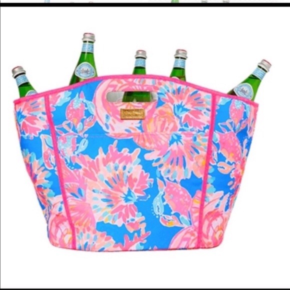 Lilly Pulitzer Other - Lilly Pulitzer beverage tote Lilly Pulitzer Other - Lilly Pulitzer beverage tote